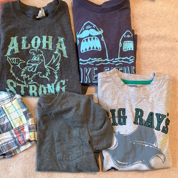 Boys 5T Bundle of Clothes. Shorts and tops. - Picture 3 of 8